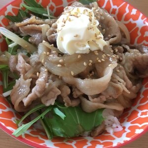 水菜と豚肉炒めの丼